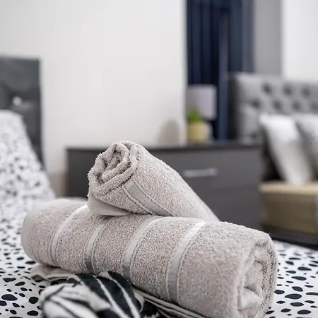 Apartment Modern 2-bed Townhouse, Conveniently Located Near Leeds Centre - Perfect For Corporate Leeds (West Yorkshire)