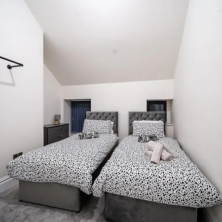Apartment Modern 2-bed Townhouse, Conveniently Located Near Leeds Centre - Perfect For Corporate