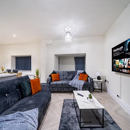Modern 2-bed Townhouse, Conveniently Located Near Leeds Centre - Perfect For Corporate Leeds (West Yorkshire)