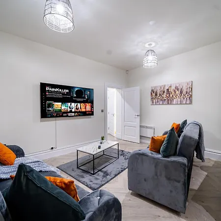 Modern 2-bed Townhouse, Conveniently Located Near Leeds Centre - Perfect For Corporate Leeds (West Yorkshire)